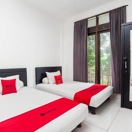 Hotel Reddoorz Syariah Near Grand Galaxy Park à Ceger Extérieur photo