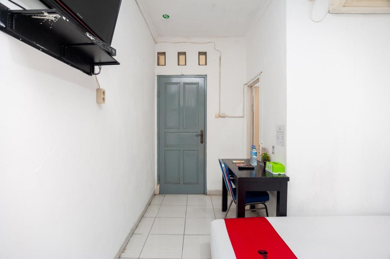 Hotel Reddoorz Syariah Near Grand Galaxy Park à Ceger Extérieur photo
