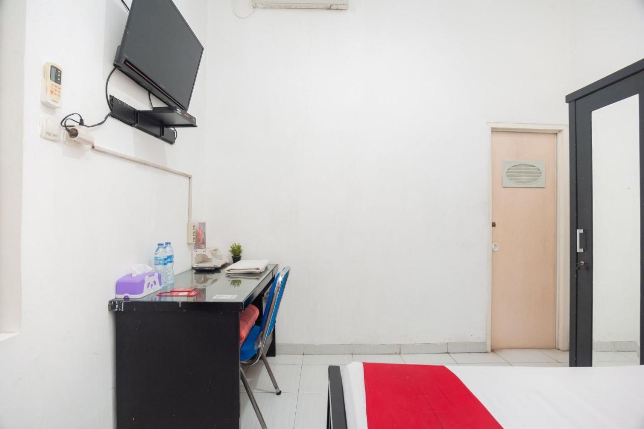 Hotel Reddoorz Syariah Near Grand Galaxy Park à Ceger Extérieur photo