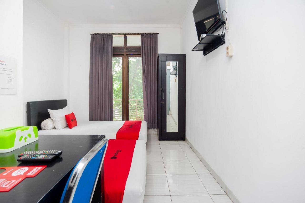 Hotel Reddoorz Syariah Near Grand Galaxy Park à Ceger Extérieur photo