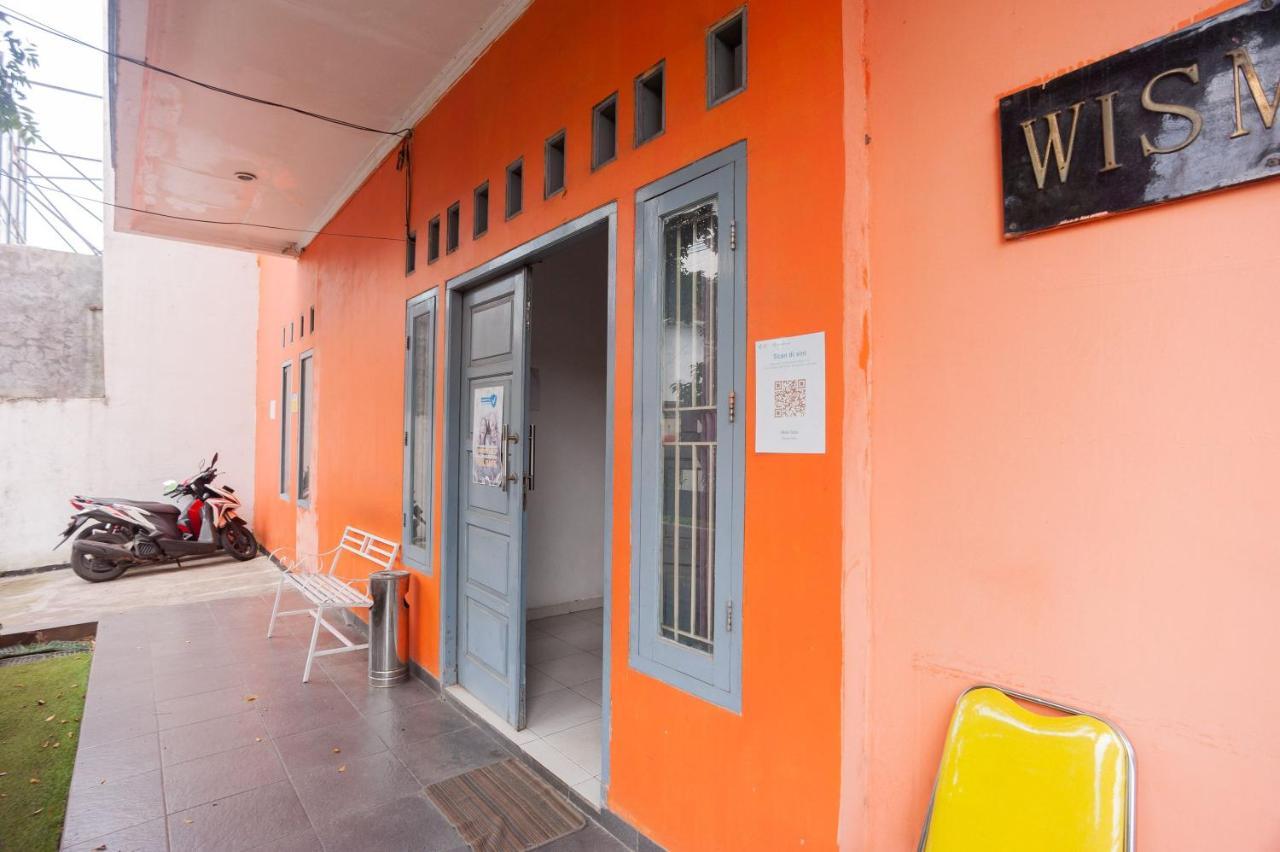 Hotel Reddoorz Syariah Near Grand Galaxy Park à Ceger Extérieur photo